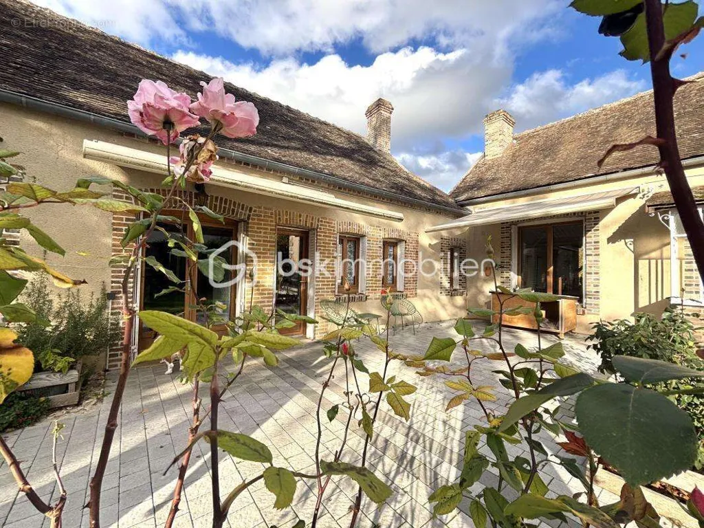 Jardin - Propriété du XIXème siècle avec Piscine à Sens