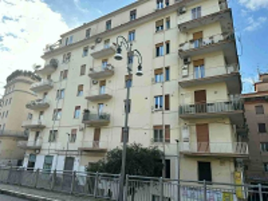 Bien 4 chambres à Salerno