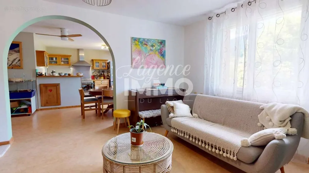 Séjour - Duplex avec Jardin et Garage à St-Jorioz