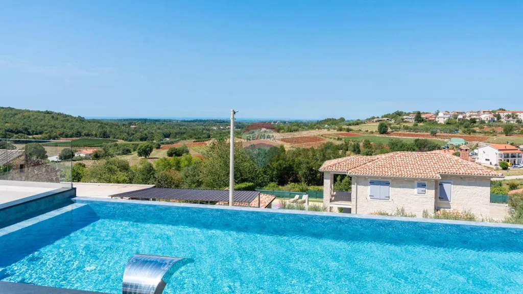 Piscine - Luxury Villa with Infinity Pool in Vižinada