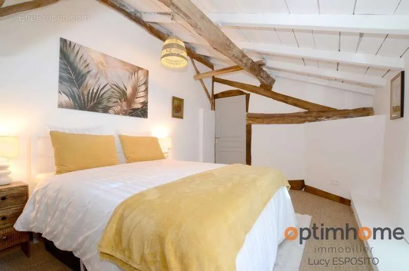 Chambres - Ferme Rénovée avec Grand Jardin à Cherves-Châtelars