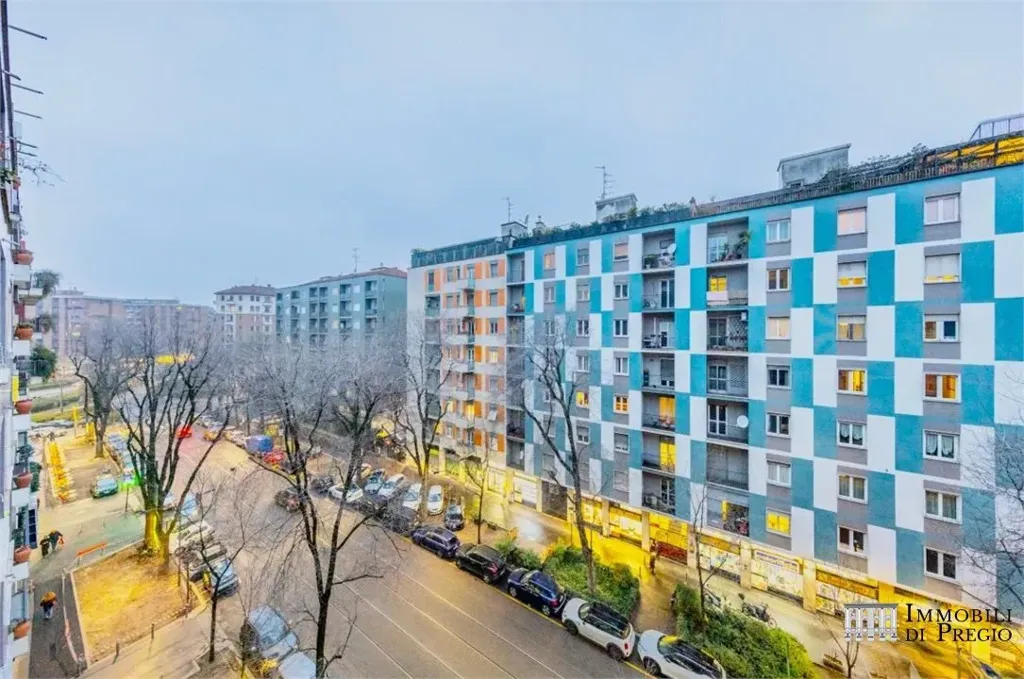 Balcon - Charming Trilocale with City View in Milan