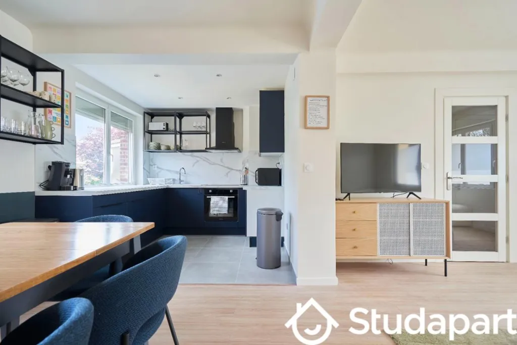 Salle à manger - Chambre en Colocation avec Garage à Lille