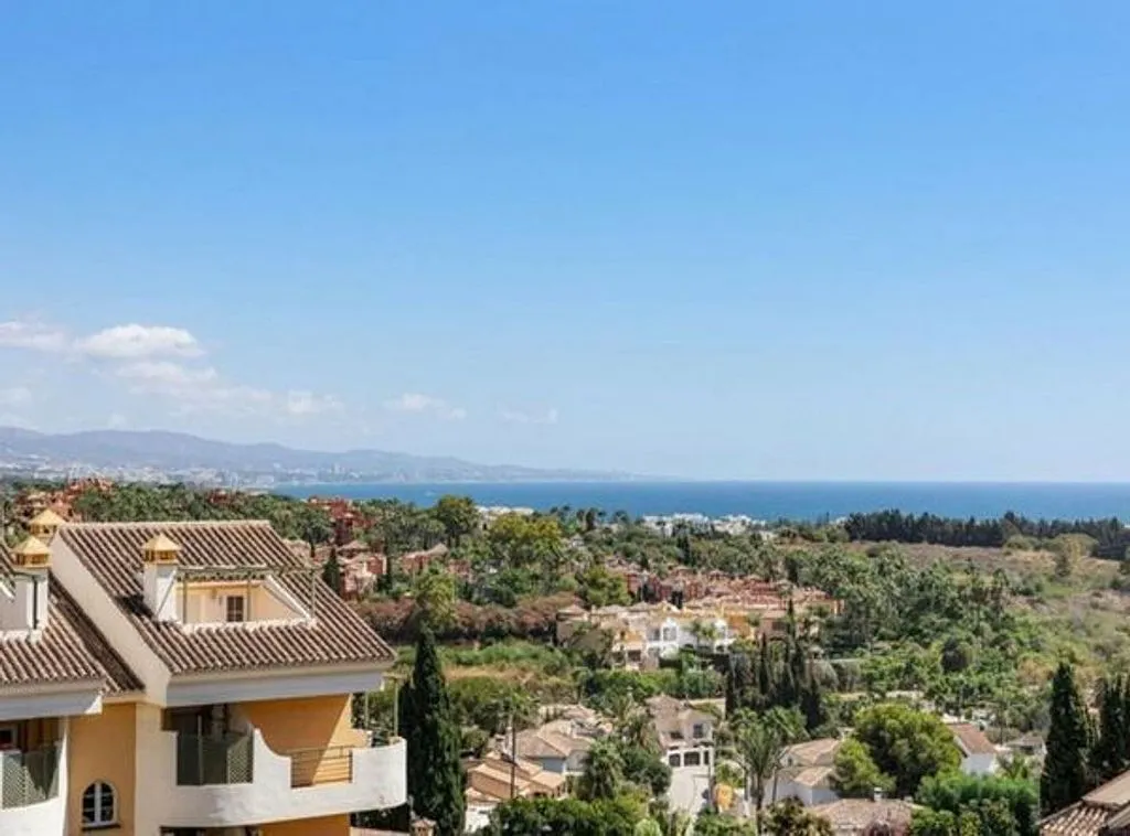 Balcon - Apartment with Pool in Nueva Andalucía Centre