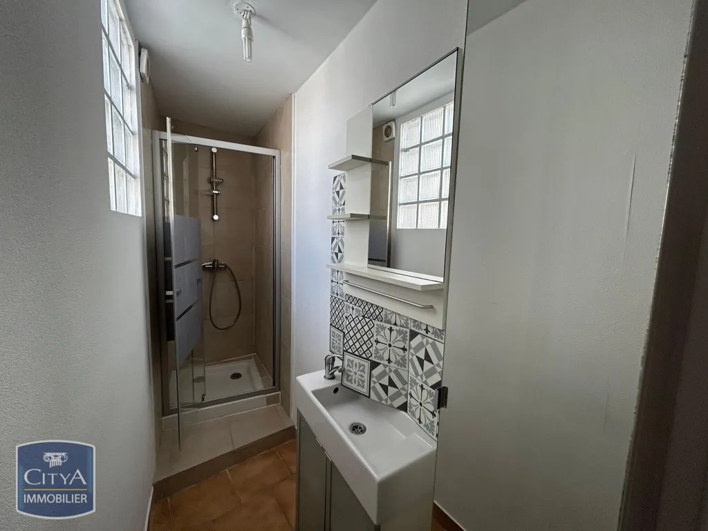 Vannitoad - Compact Apartment in Épernay