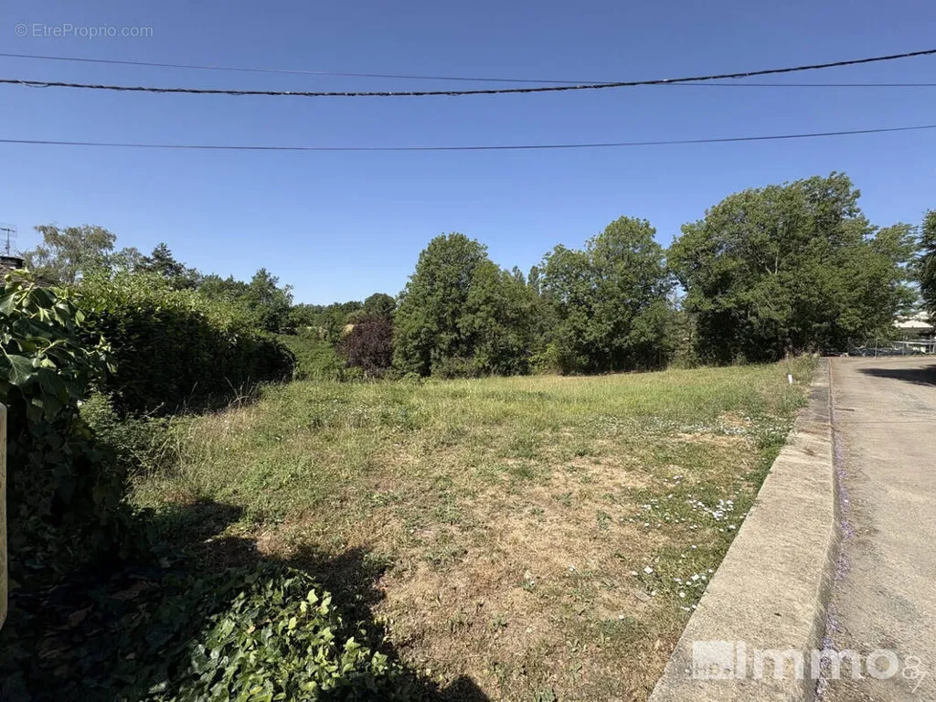 Giardino - Constructible Plot with View in Thiviers