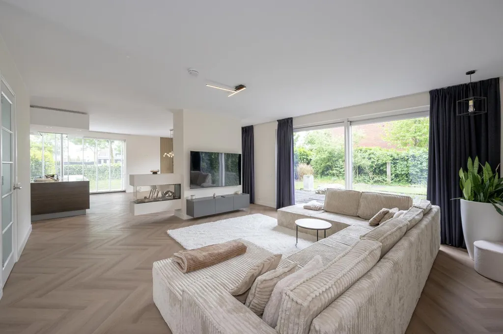 Elutuba - High-Quality Villa with Dachterras in Overgooi