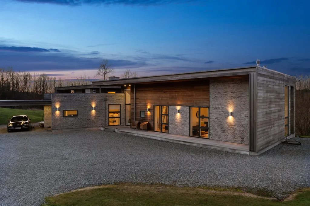 Extérieur - Modern House with Stringent Architecture in Stouby