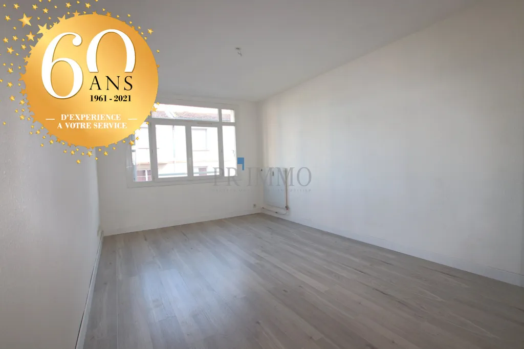 Rooms - Renovated Flat with Central Location in Saint-Raphaël
