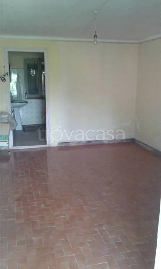 Elutuba - Rustic Property to Renovate in Boves