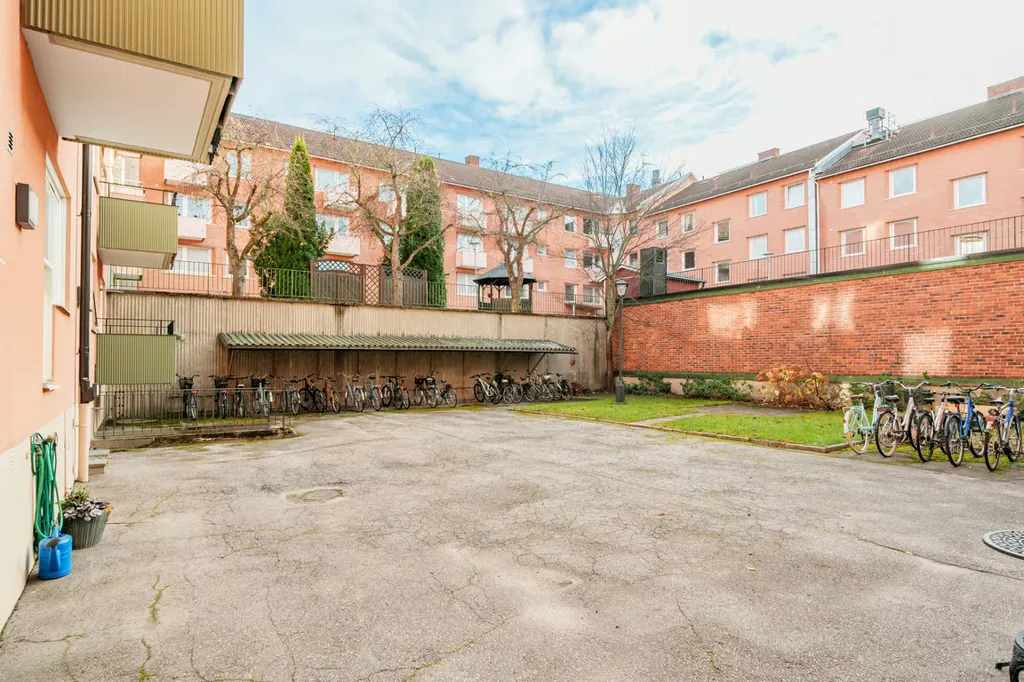 Aed - Modern 1st Floor Flat with Central Location in Gävle