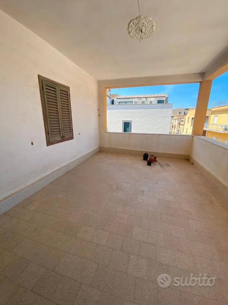 Terrasse - Two-Storey Apartment with Terrace in Balestrate