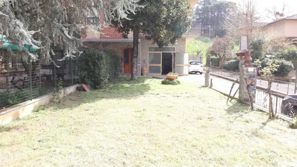 Jardin - Trifamiliare Villa with Garden in Montevarchi