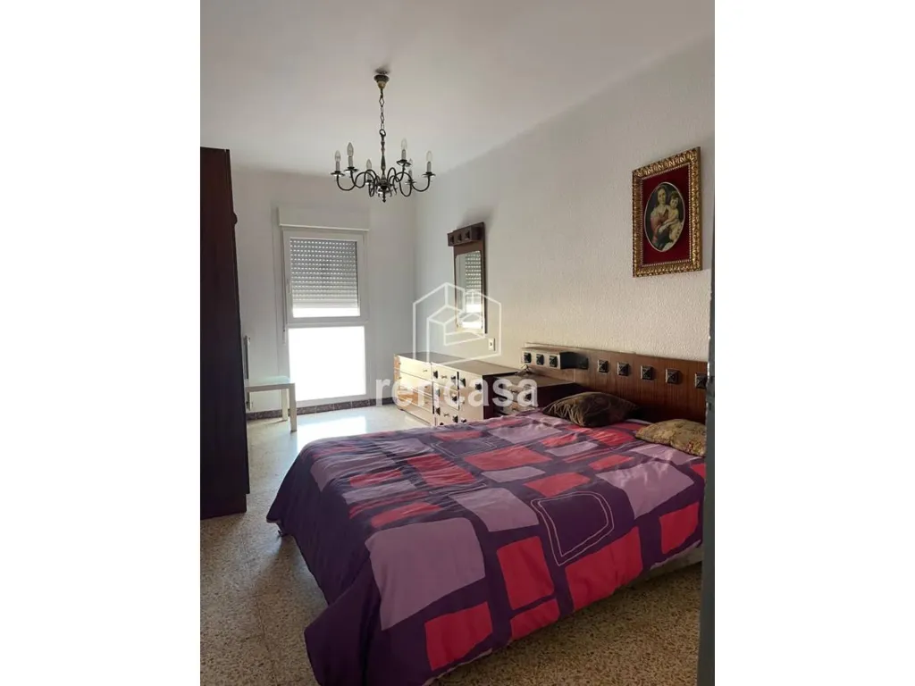 Magamistoad - Spacious Flat with Balcony in Instituts
