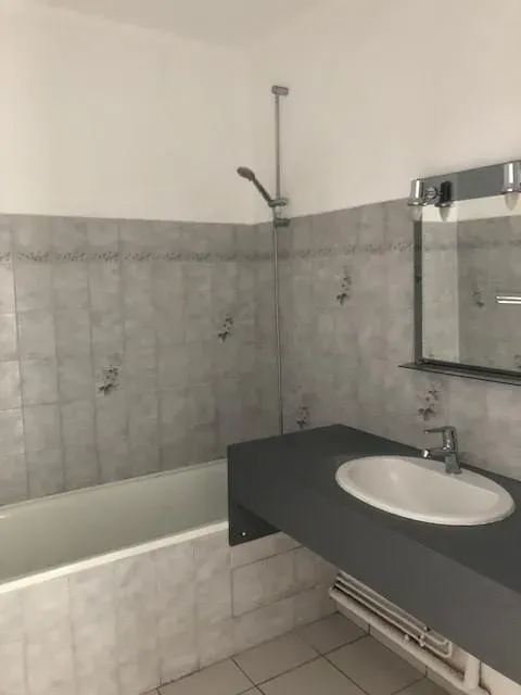 Bagni - 1-Bed Flat with Balcony in Central Parc