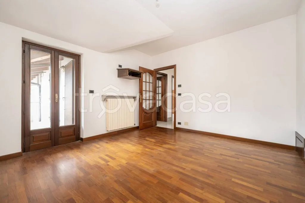 Pièces - Independent House with Balcony in Dronero