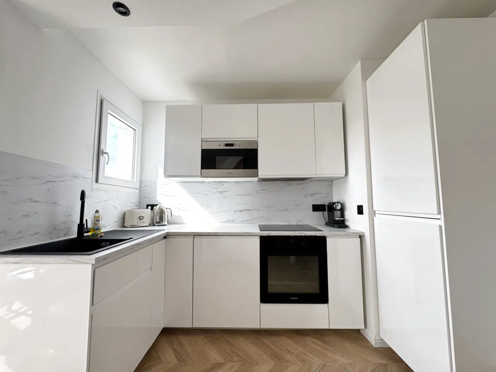 Köök - Renovated Duplex with Balcony in Pontault-Combault