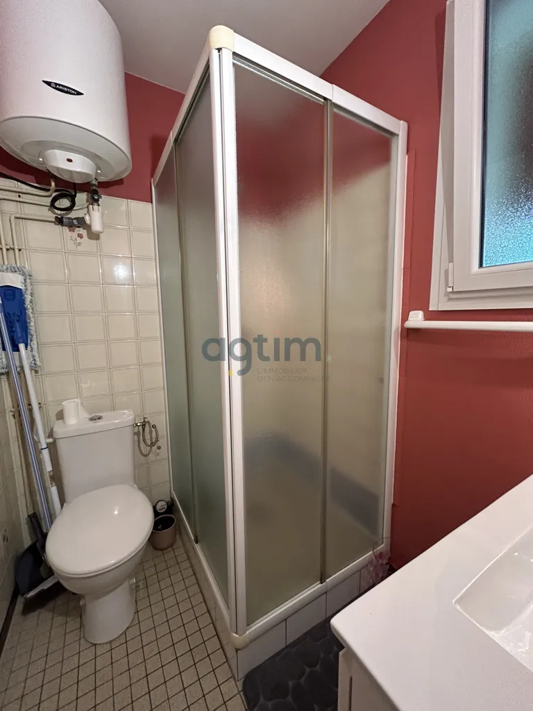 Bagni - Meubled 2-Bedroom Flat with Parking in La Guyonnière