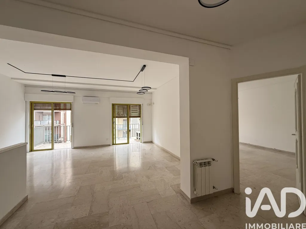 Esik - Apartment with Terrace in Central Palermo
