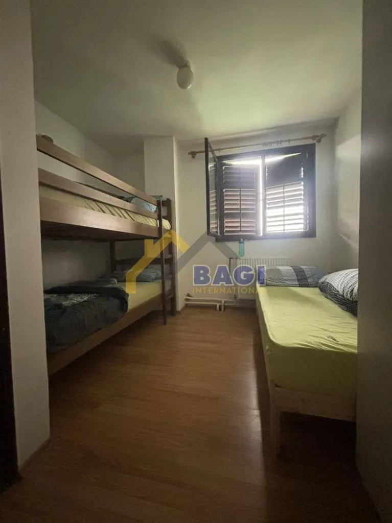 Bedrooms - 5-Bedroom Flat with Parking in Sesvete, Zagreb