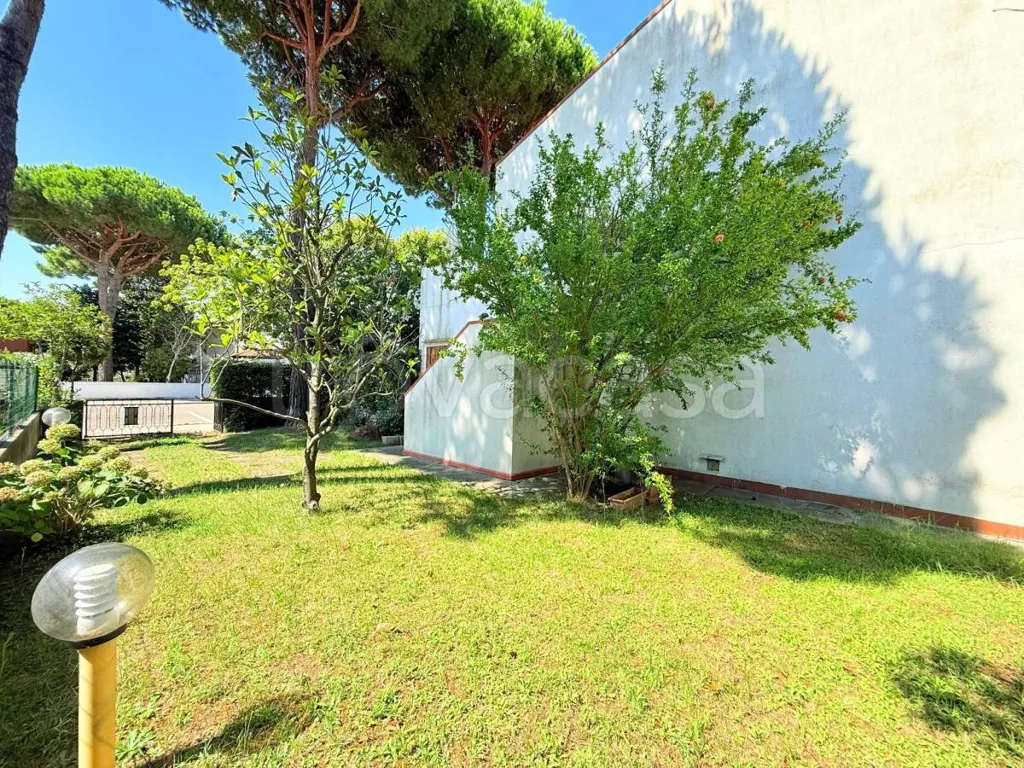Aed - Terraced Villa with Private Garden in Comacchio