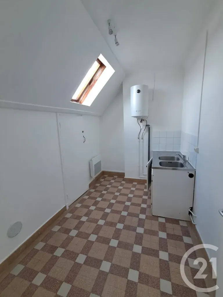 Pièces - Studio Spacieux à Calais Nord, Proche Commerces