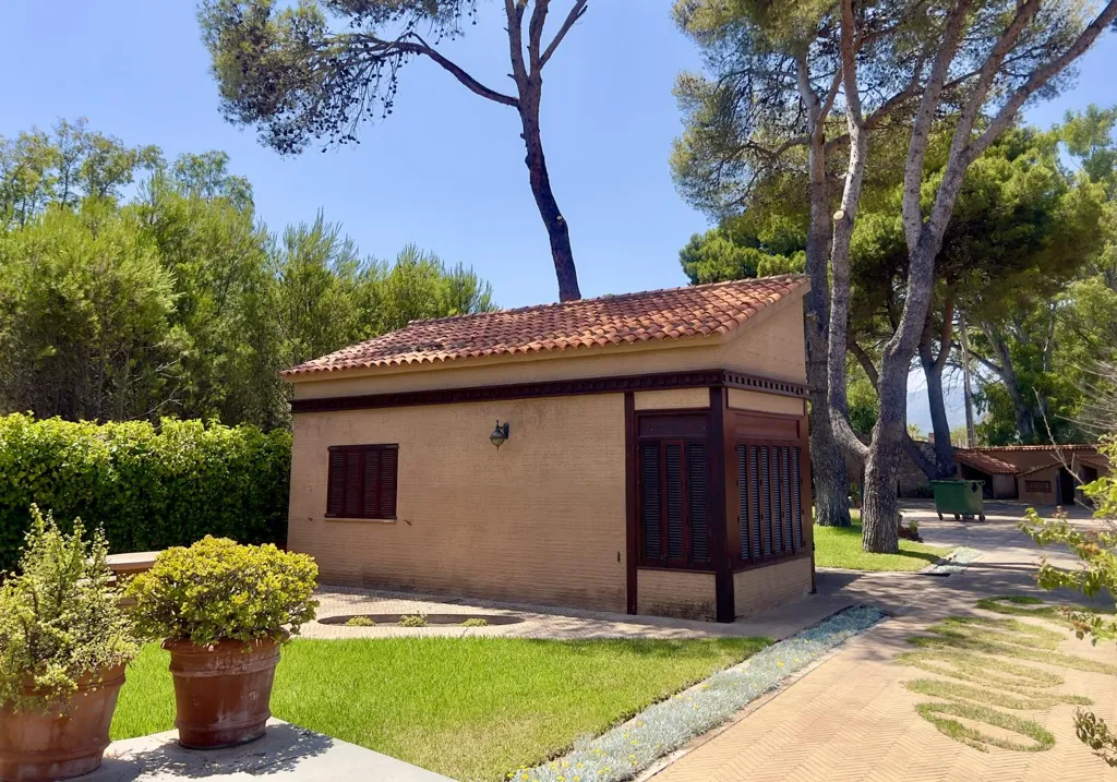 Aed - Detached Villa with Seafront Access in Cabanes