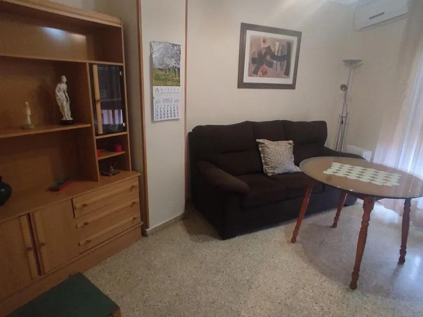Elutuba - Bright Apartment with Patio in Plasencia Centre