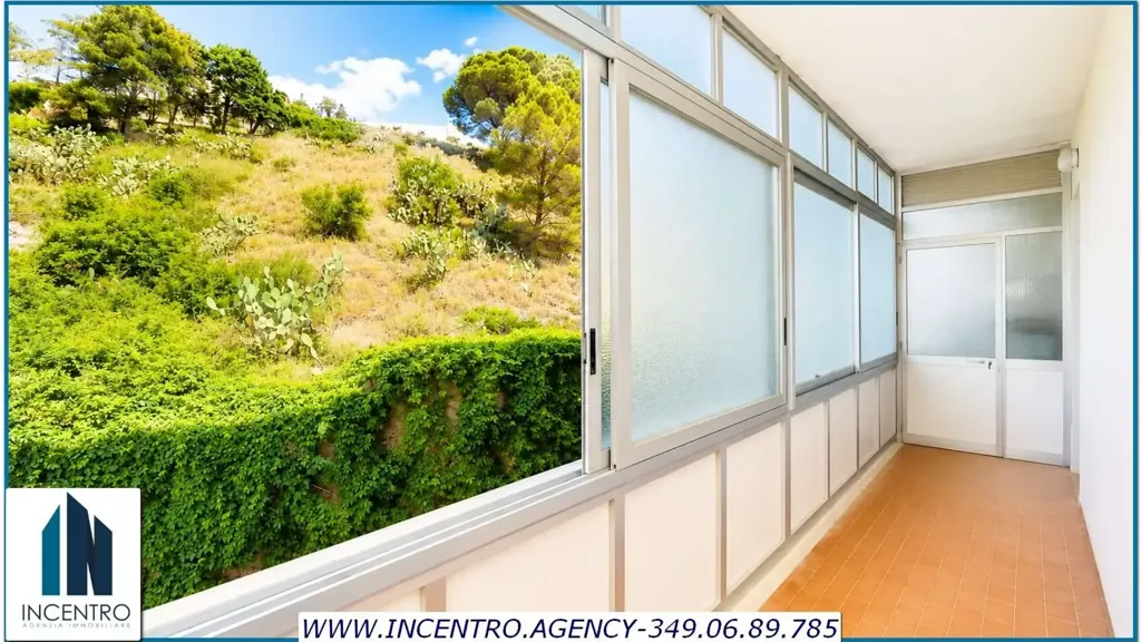 Balcon - Apartment with Panoramic View in Messina