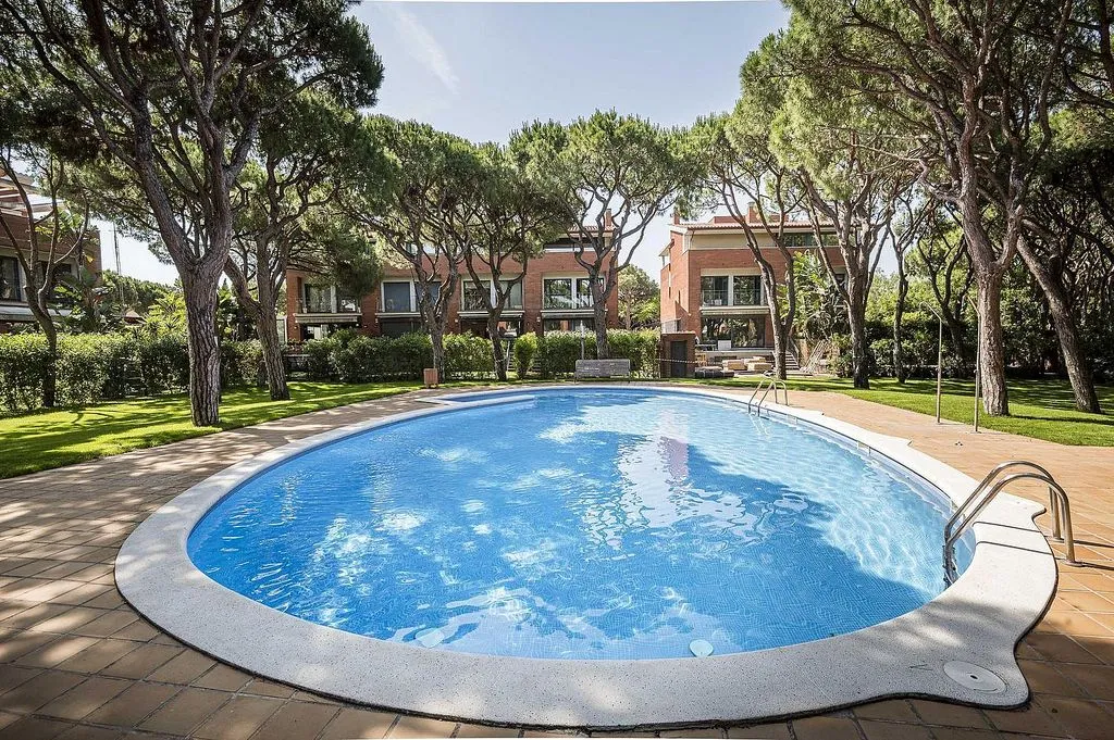 Piscine - Seafront Semi-detached House with Pool in Gavà Mar