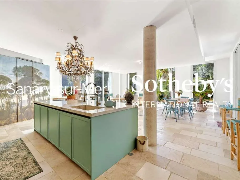 Cucina - Mansion with Pool in Toulon's Prime Location