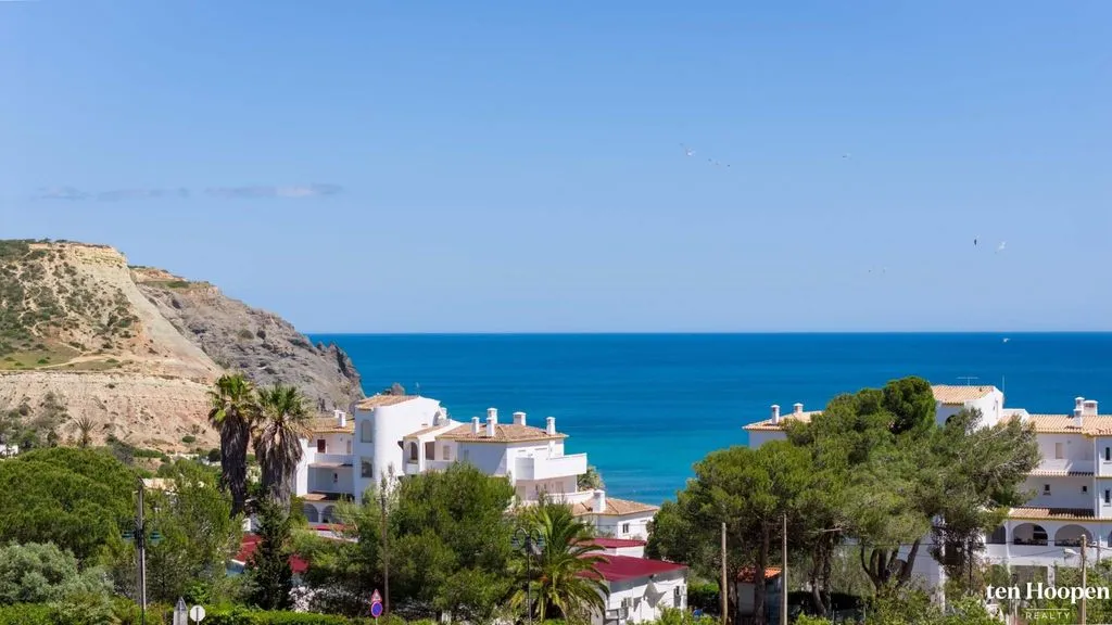 Luxury Townhouse with Private Pool in Praia Da Luz