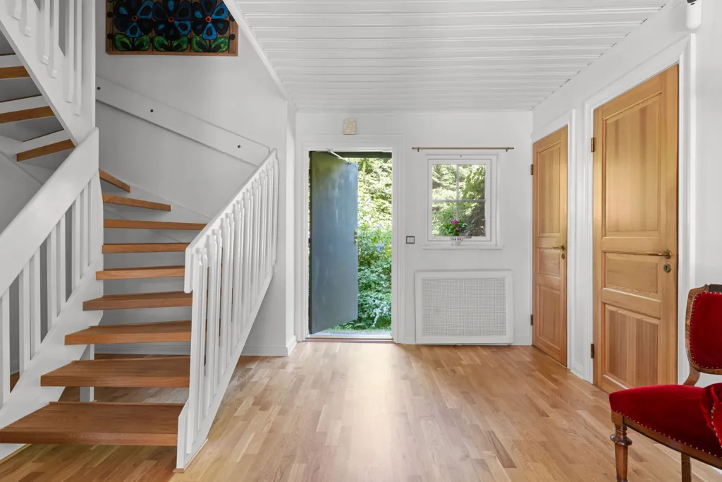 Toad - Charming Villa with Sea View on Fornudden