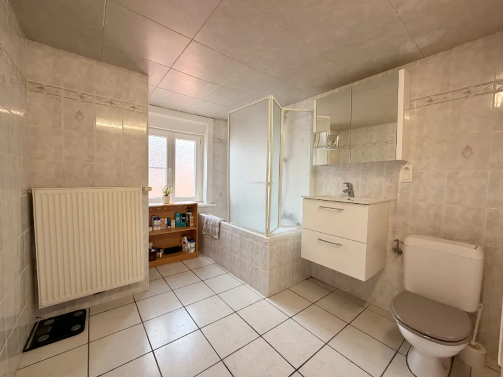 Vannitoad - House with Office Space in Stasegem