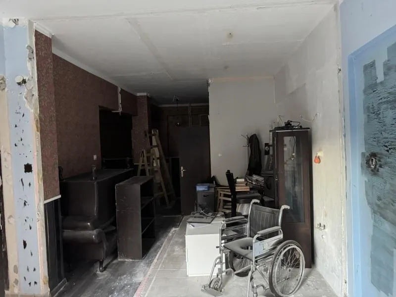 Entrée - Office Space in Central Serres