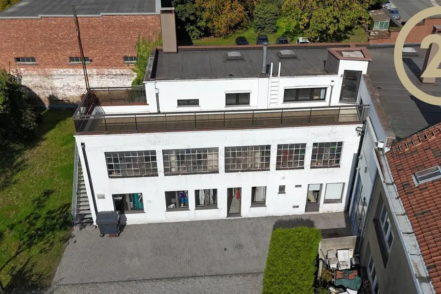 Õhuvaade - Mixed-Use Building with Workshop in Gembloux