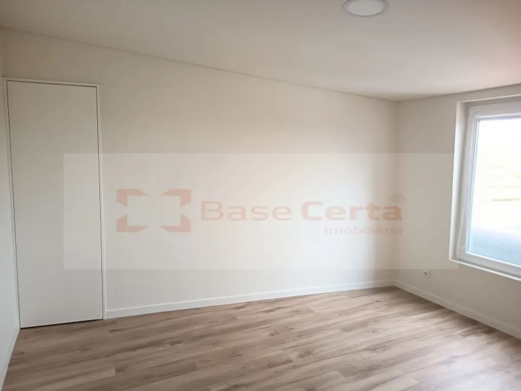 Toad - Luxury Flat with Private Parking in Almada Velha