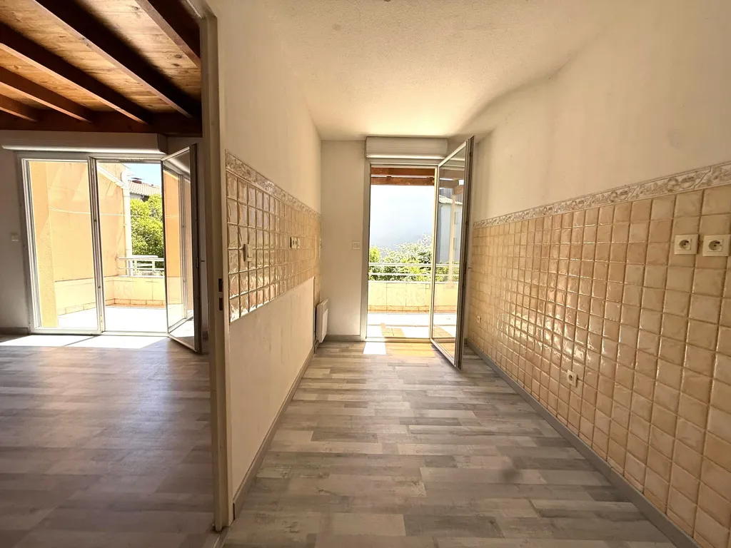 Séjour - Appartement Duplex avec Terrasse au Centre de Castanet