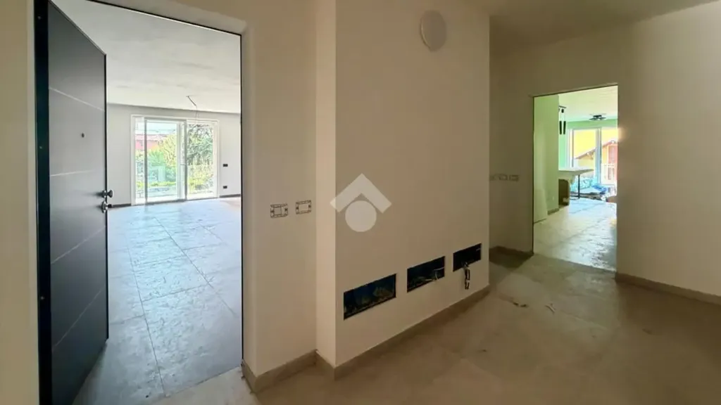 Esik - Newly Built Apartment with Balcony in Novellara
