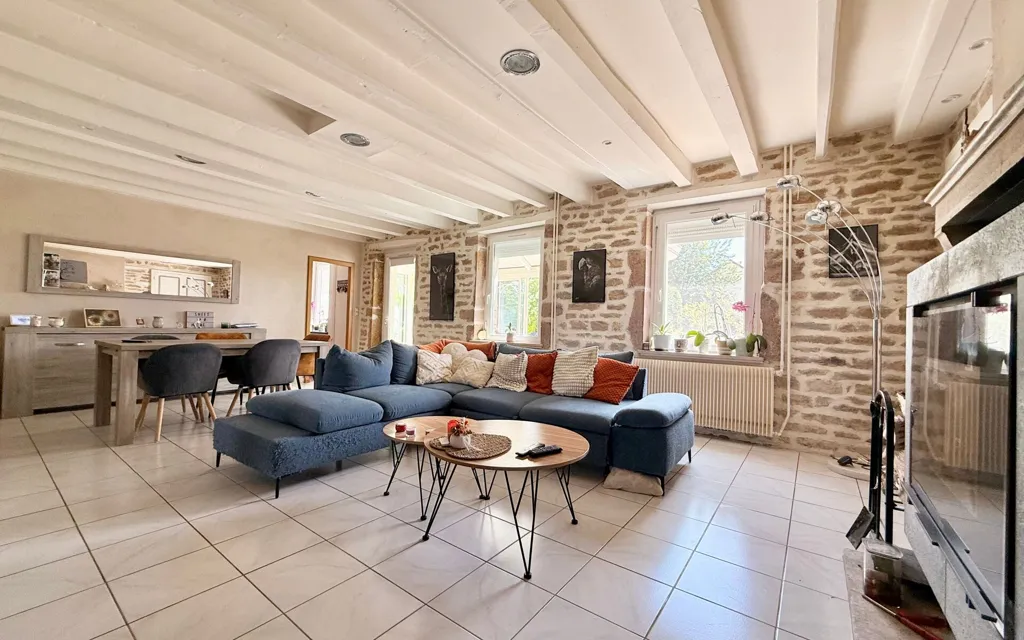 Elutuba - Stone House with Pool and Barn in Countryside