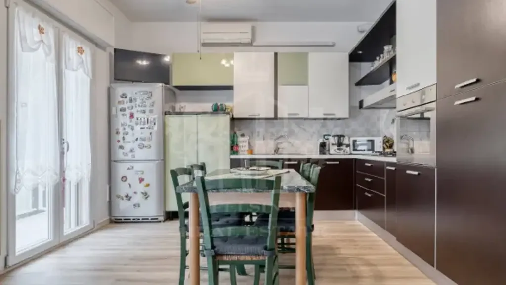 Köök - Rustic-Style Apartment with Private Garden in Imola