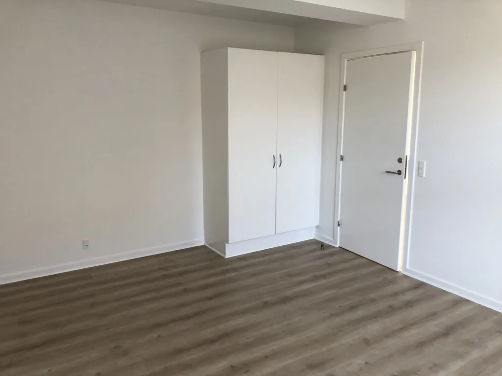 Magamistoad - Three-Room Apartment with Balcony in Ringe