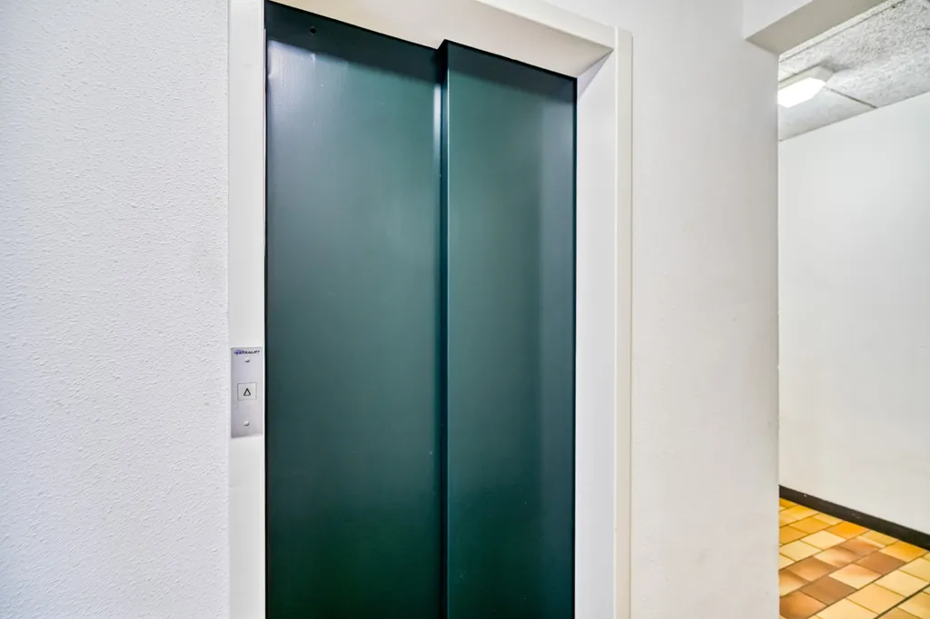 hallway_entrance