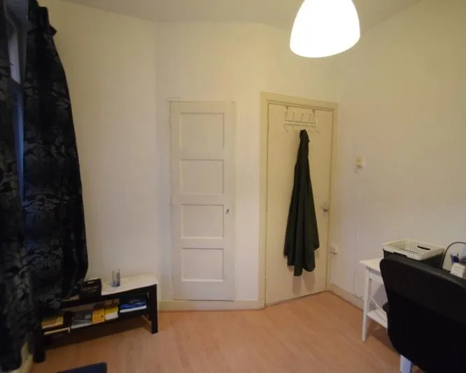 Magamistoad - Room with Balcony near Central Station