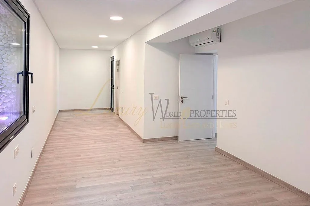 Esik - Modern Villa with Private Pool in El Madroñal