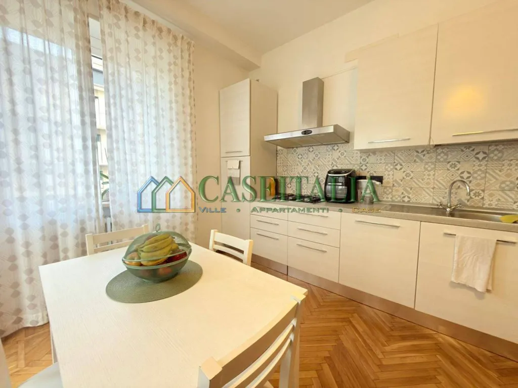 Cuisine - Rustic-Style Flat with Balcony in Ivrea
