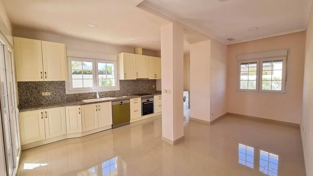 Cucina - Luxury Villa with Pool in Cabo Roig, Valencia