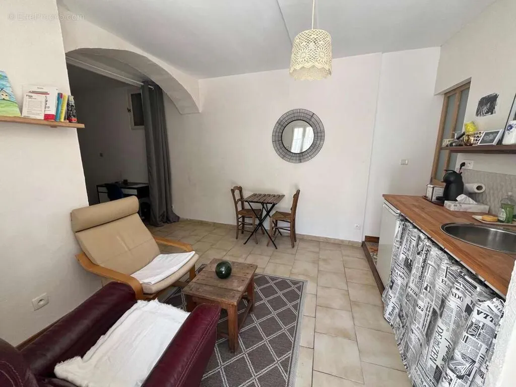 Elutuba - Charming Studio in Montpellier's Old Town
