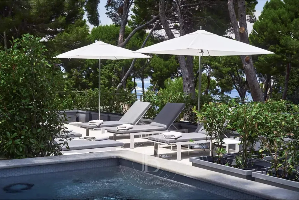 Pool - 1950s Villa with Sea View in Cap d'Antibes