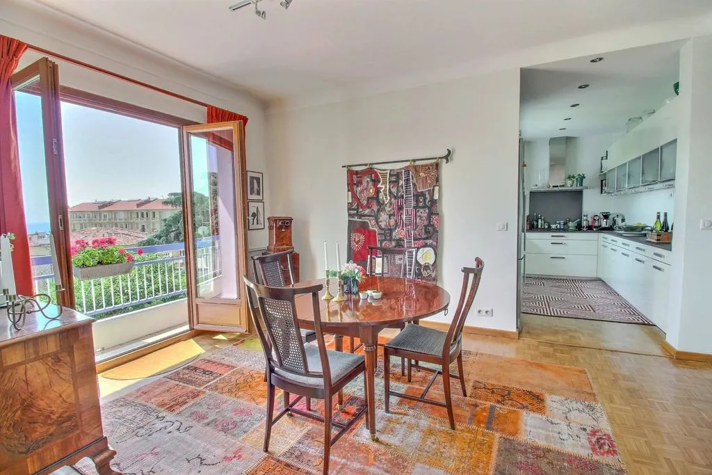 Salle à manger - Appartement Luxueux avec Terrasse Panoramique à Nice